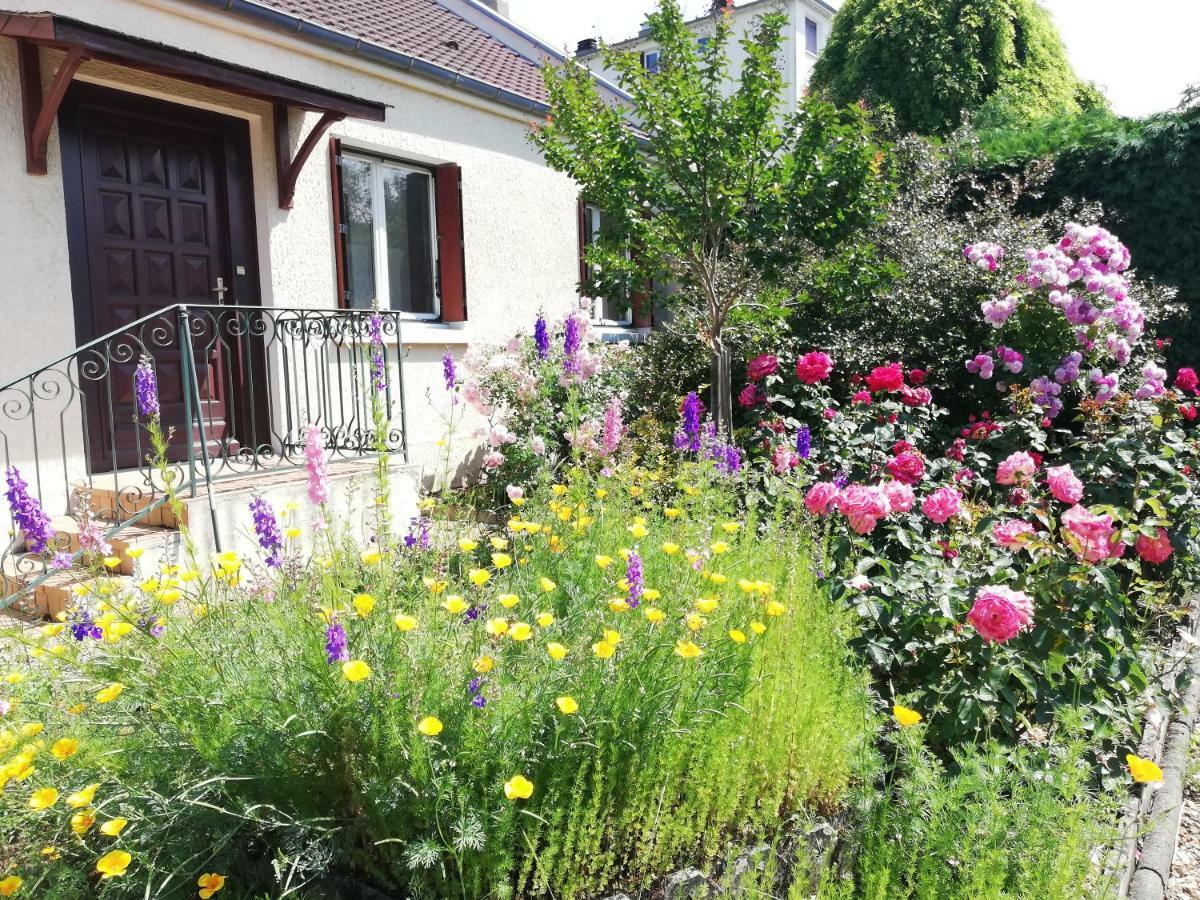 Holiday home Les Rosiers D'y