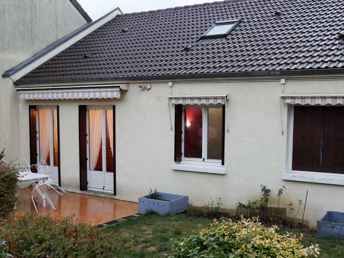 Holiday home Les Rosiers D'y *